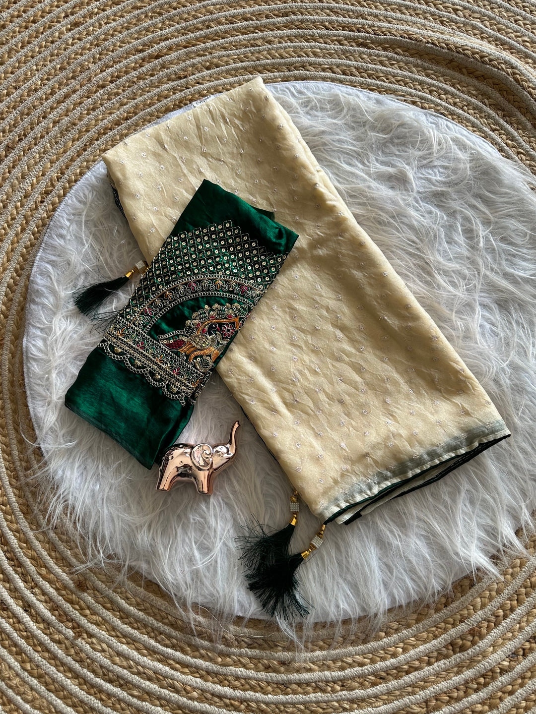 Cream Jacquard Saree With Buti Weave, Green Piping & Embroidered Blouse - Image 2