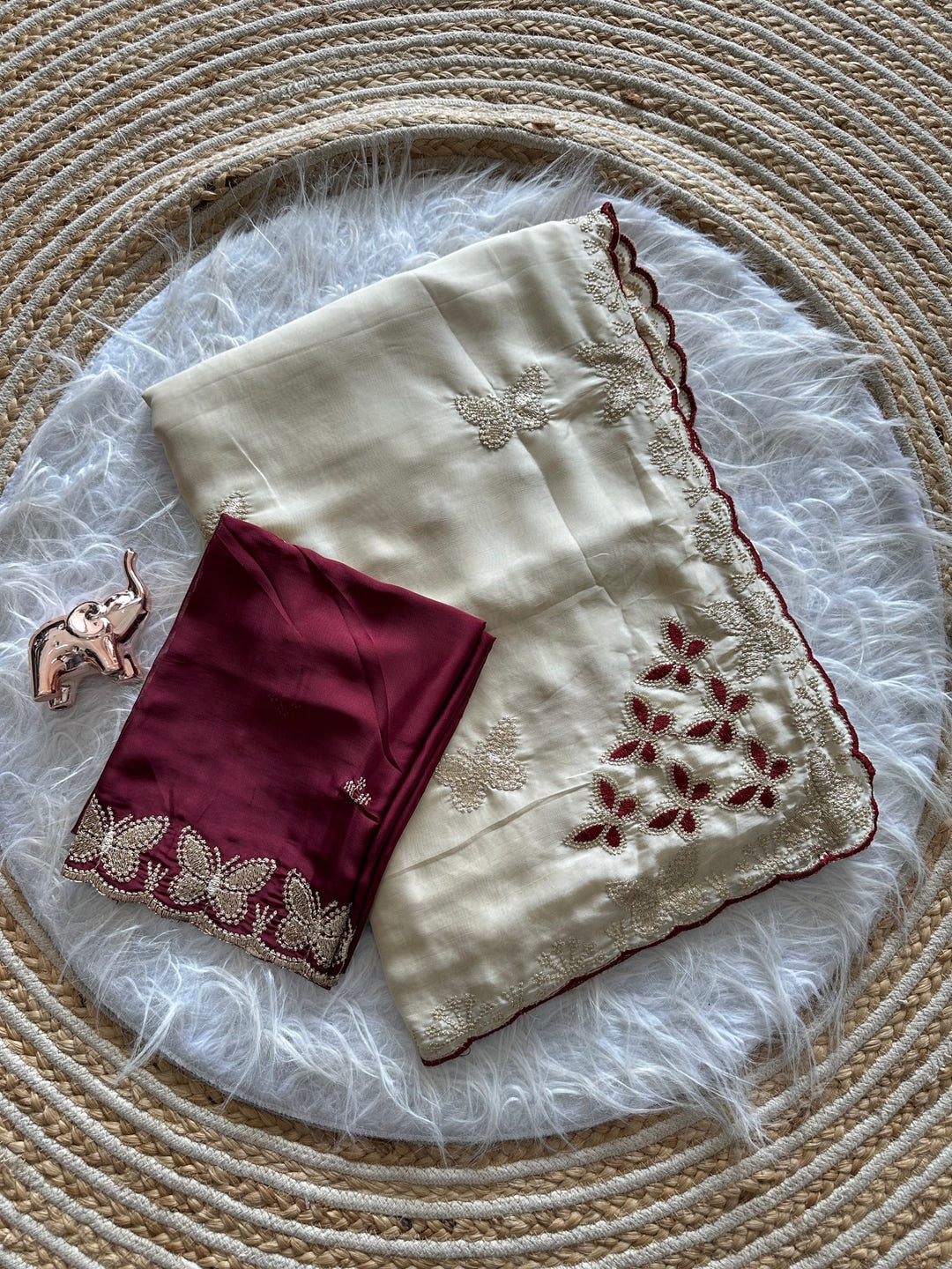 Peachmode Cream Floral Embroidered Viscose Rangoli Saree - Image 2
