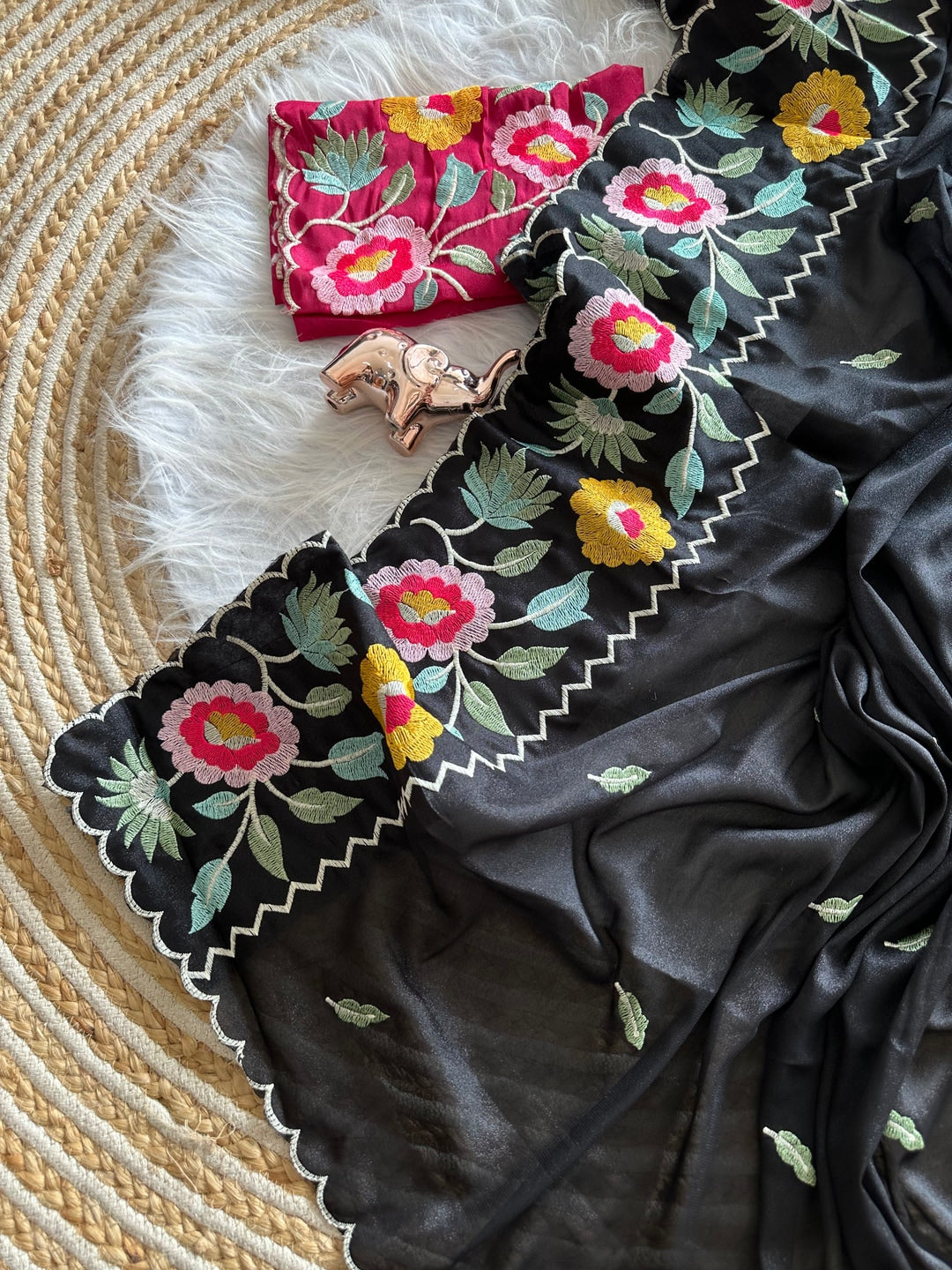 Peachmode Black Floral Embroidered Star Georgette Saree - Image 3