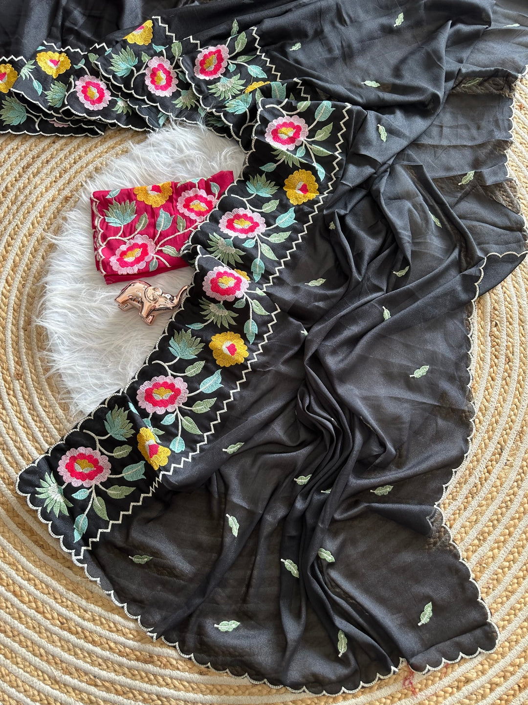 Peachmode Black Floral Embroidered Star Georgette Saree - Image 4
