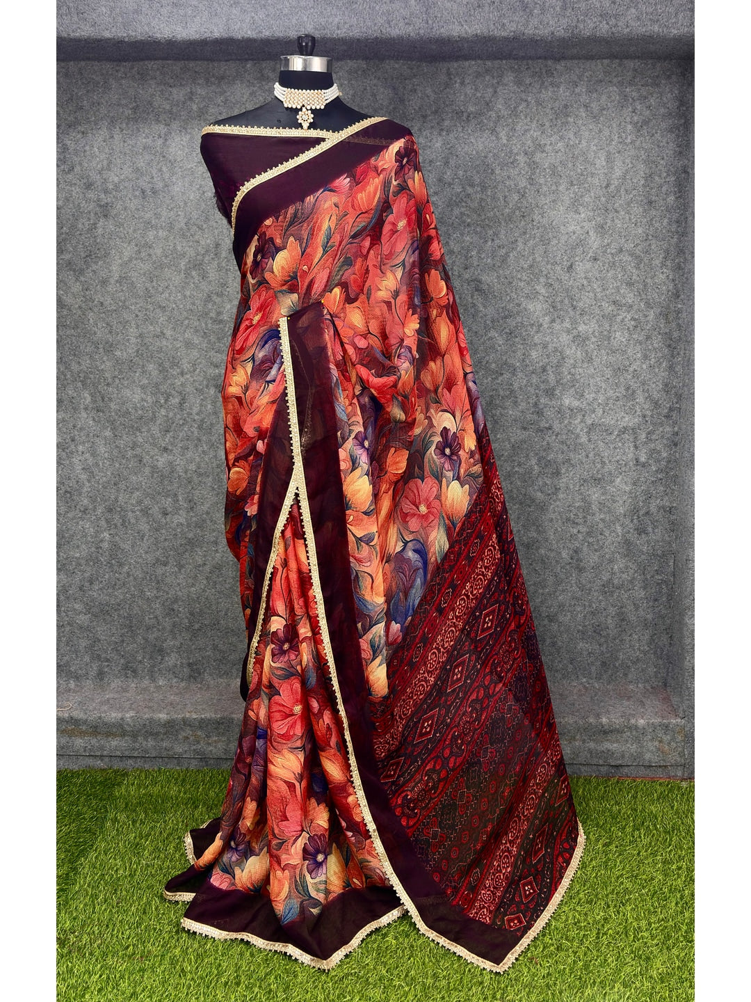 Peachmode Red Floral Printed Georgette Saree - Image 4