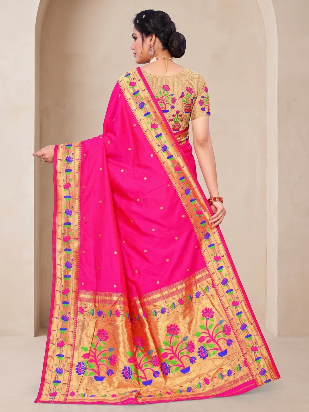Peachmode Pink Pure Silk Floral Pot Woven Saree - Image 5