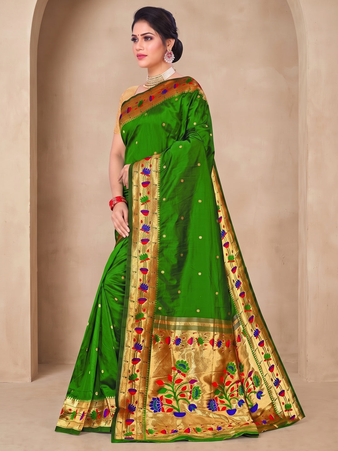 Peachmode Green Pure Silk Floral Pot Woven Saree - Image 3