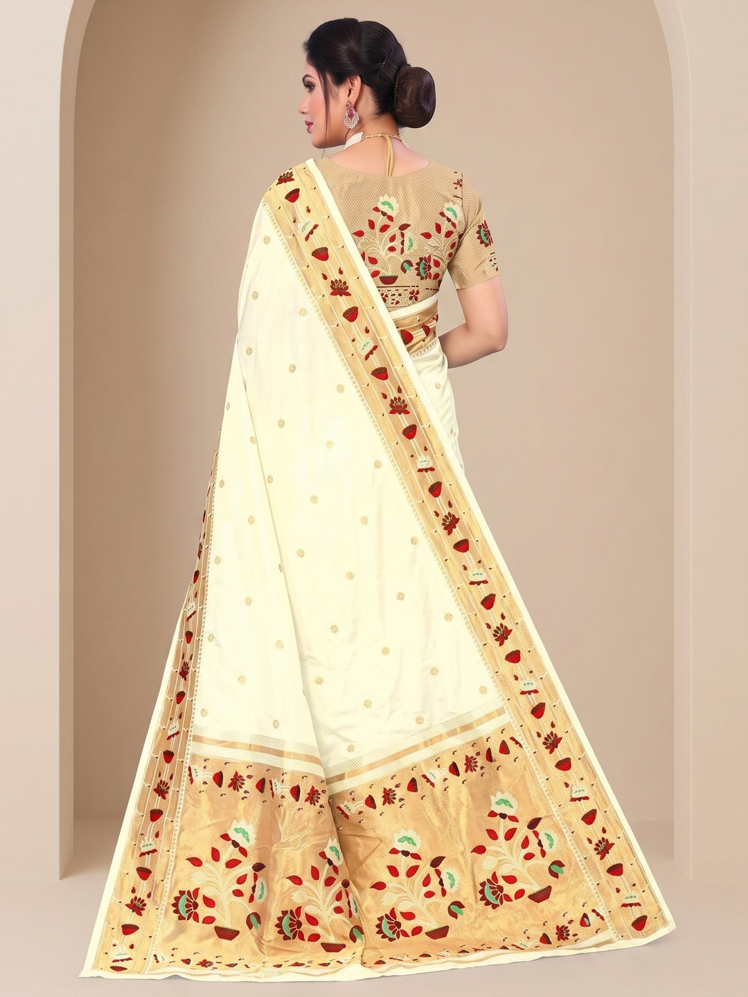 Peachmode Cream Pure Silk Floral Pot Woven Saree - Image 5