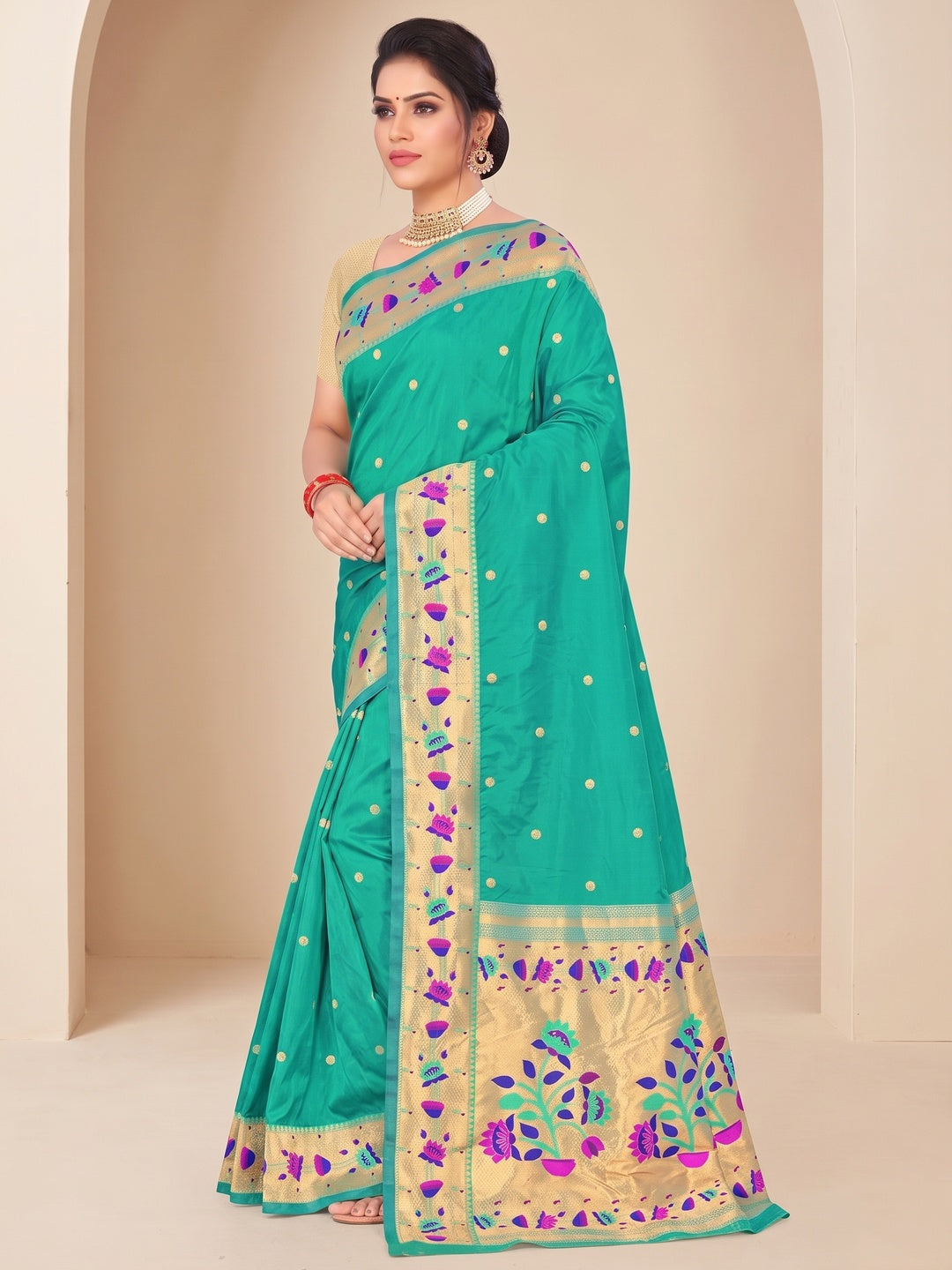 Peachmode Sea Green Pure Silk Floral Pot Woven Saree - Image 4