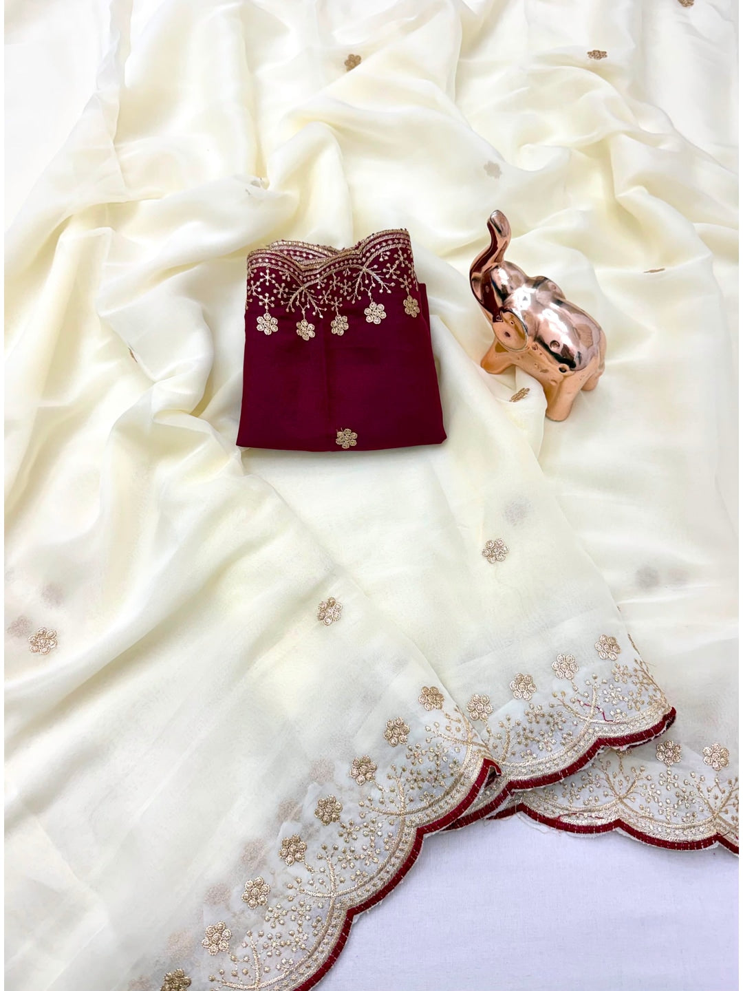 Peachmode White Floral Embroidered Georgette Saree - Image 4