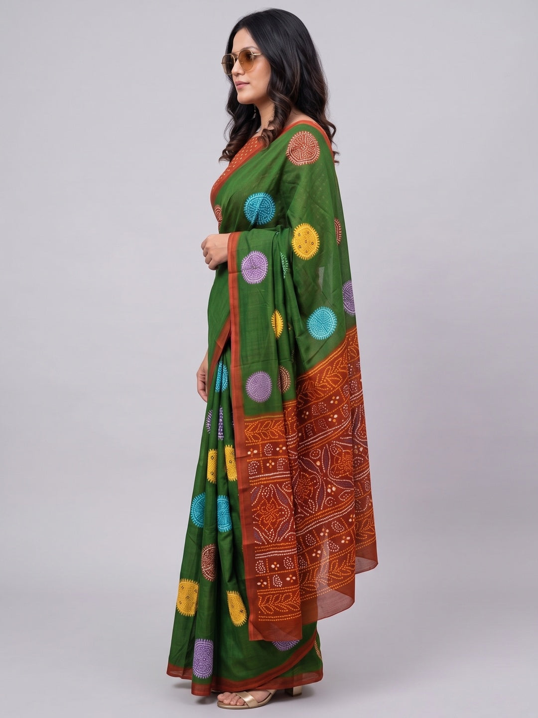 Elegant Green Geometric Printed Mulmul Cotton Saree With Bandhani Inspired Pallu Work - Image 3
