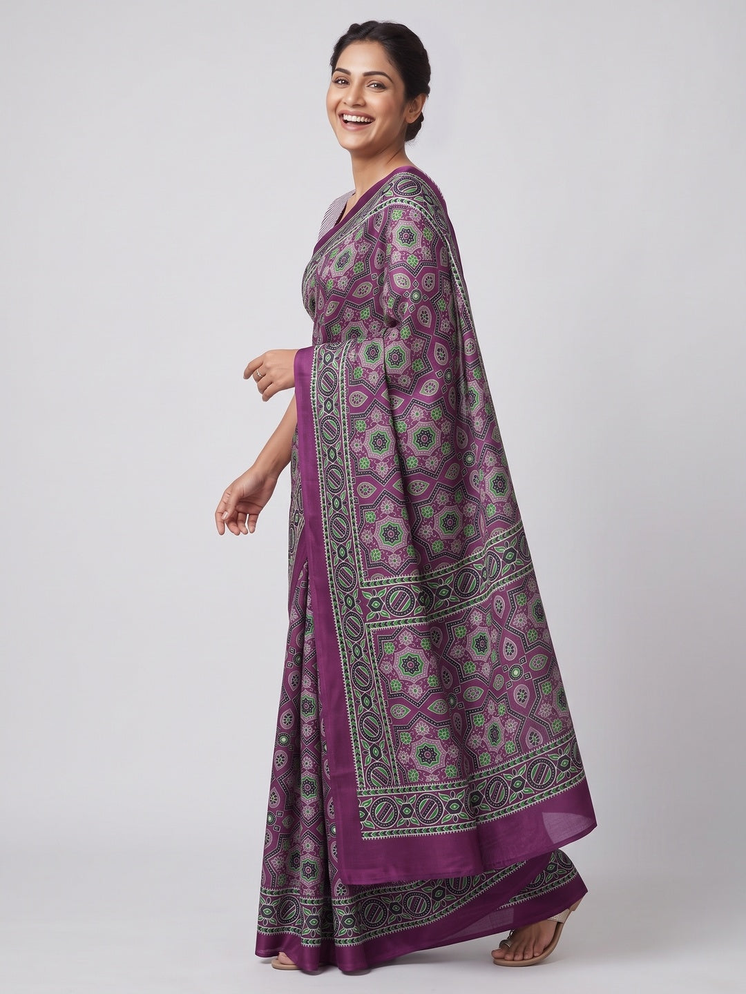 Modern Style Magenta Ajrakh Printed Crepe Silk Saree for Elegant Party Occasions - Image 4