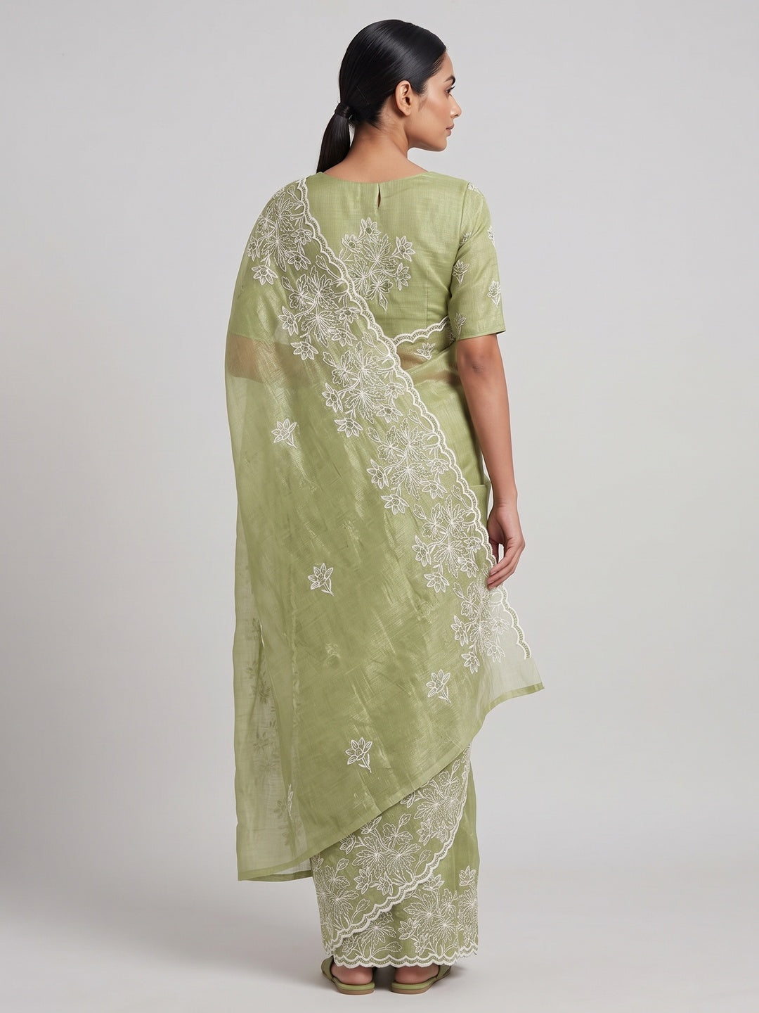 Timeless Green Floral Organza Saree with Embroidery for Parties - Image 2