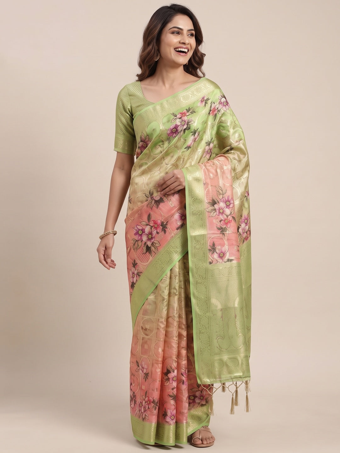 Charming Green & Pink Floral Zari Weaving Silk Blend Saree With Digital Printed - Image 4
