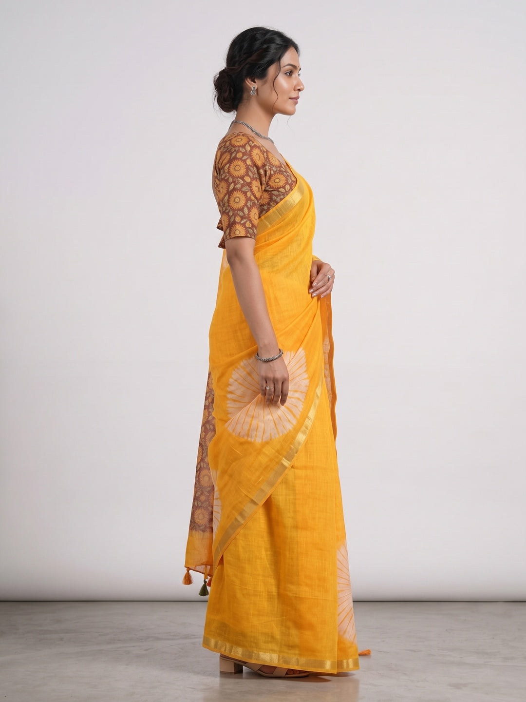 Yellow Linen Saree with White Abstract Design Lightweight Comfortable Outfit - Image 3