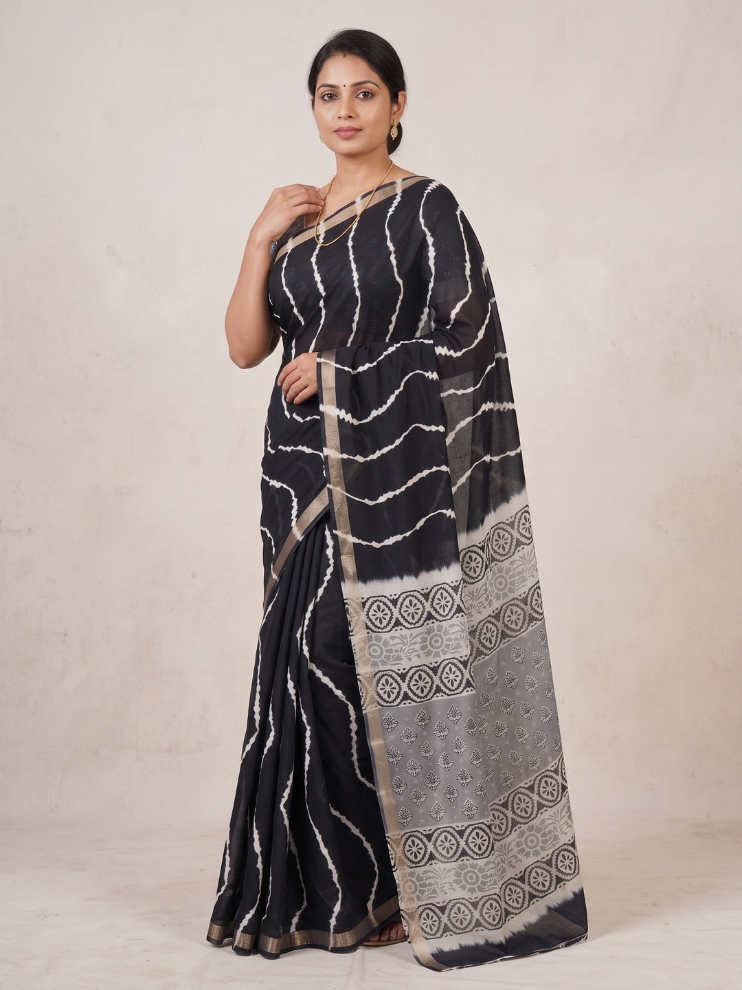 Peachmode Black Leheriya Kalamkari Mul Cotton Saree - Image 5