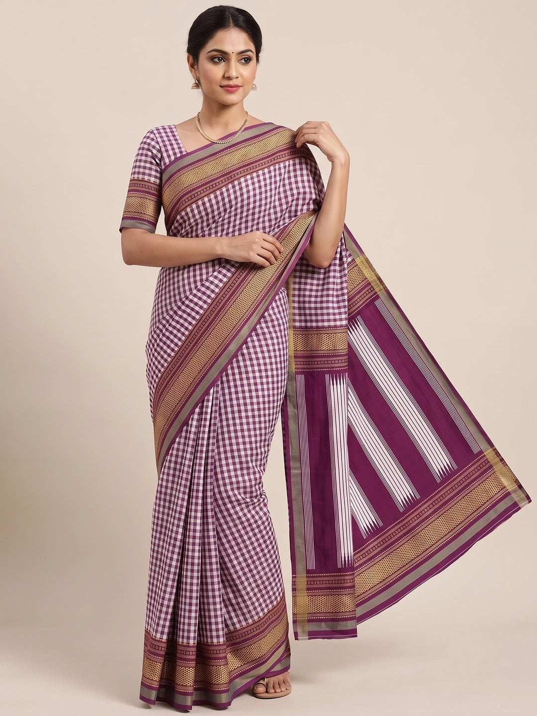 Peachmode Wine Checkered Mul Cotton Saree - Image 4