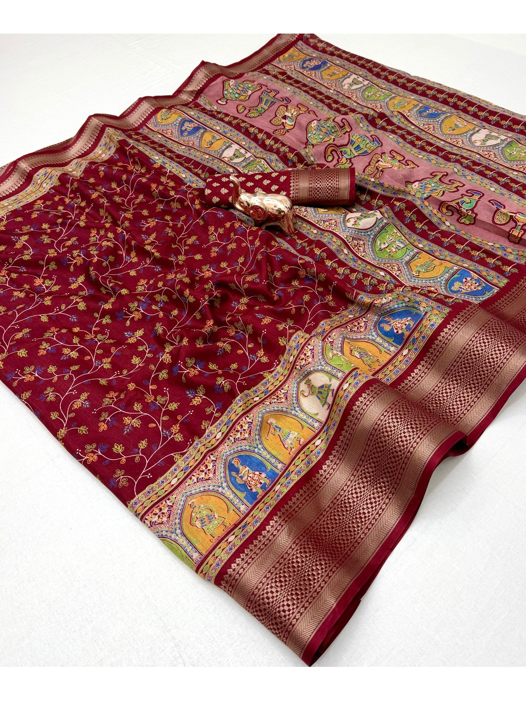 Peachmode Maroon Floral Printed Dolla Silk Saree with Woven Border - Image 2