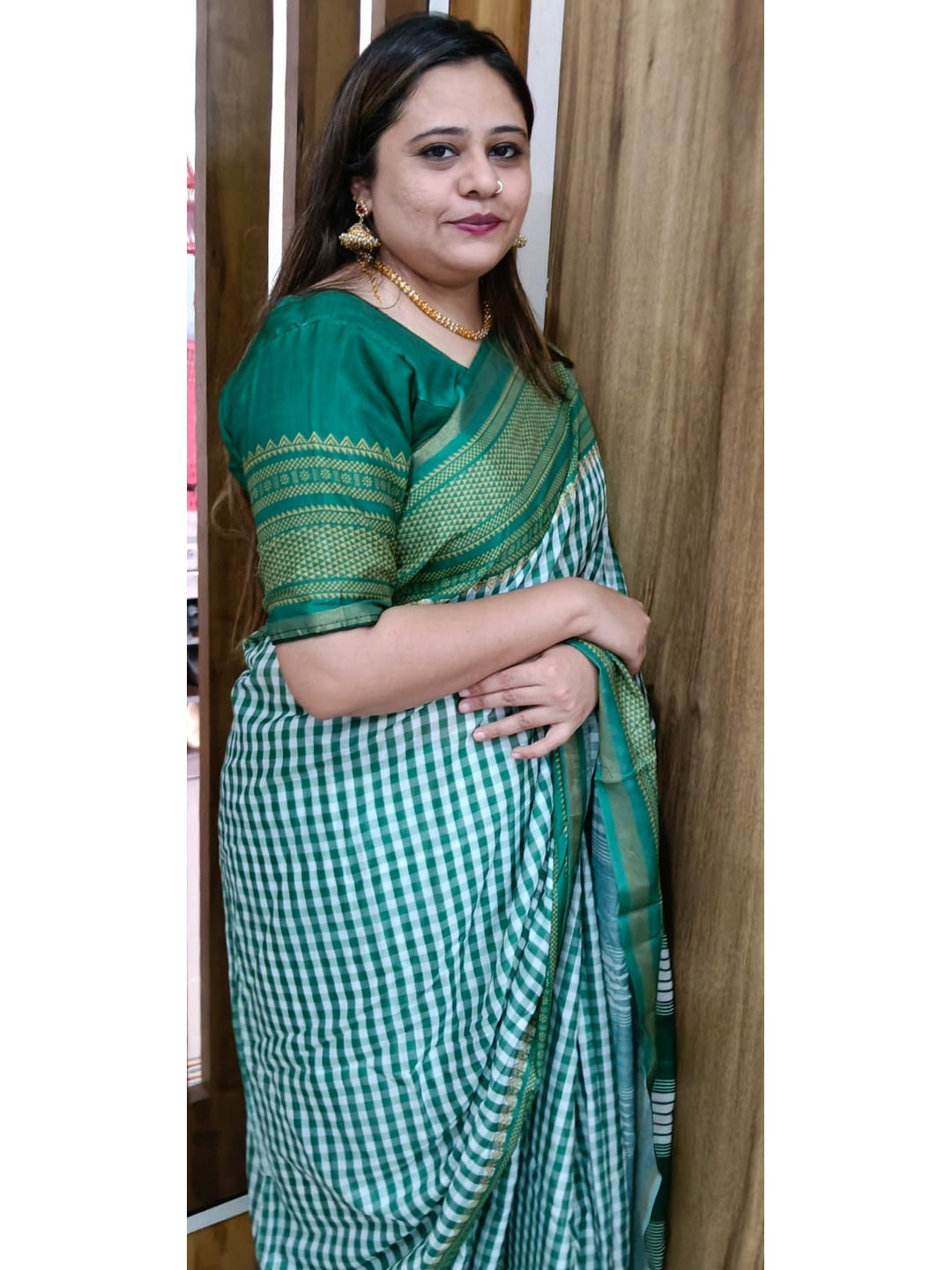 Peachmode Green Checkered Mul Cotton Saree - Image 3