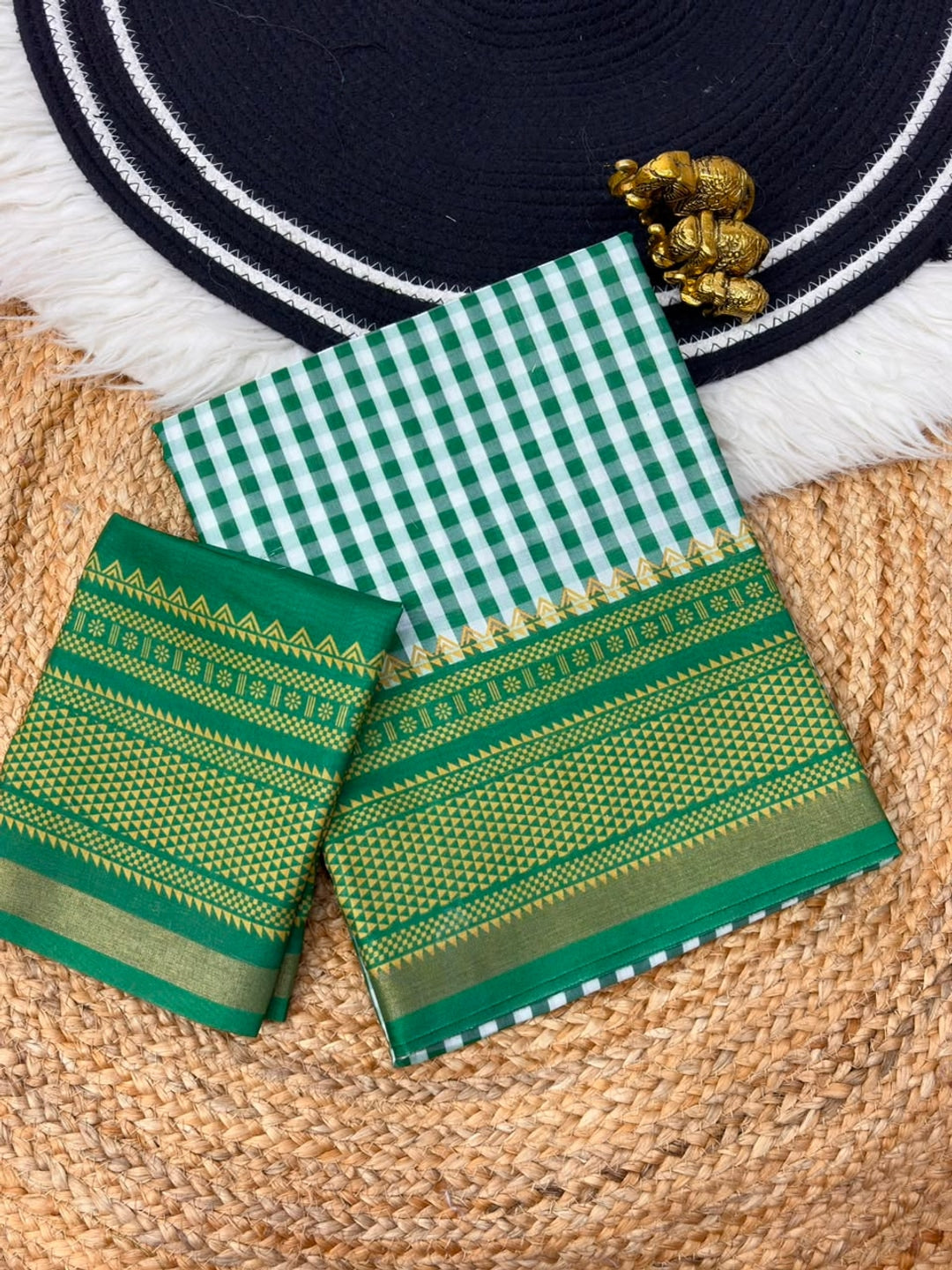 Peachmode Green Checkered Mul Cotton Saree - Image 4