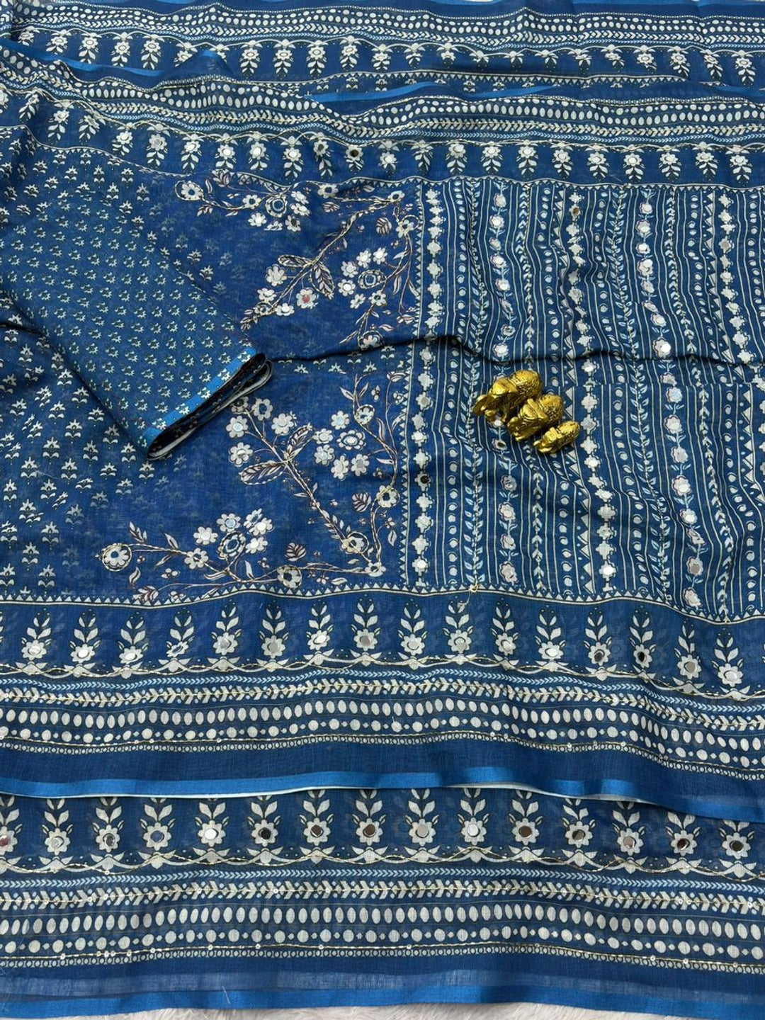 Peachmode Navy Blue Digital Printed Mirror Work Linen Saree - Image 3