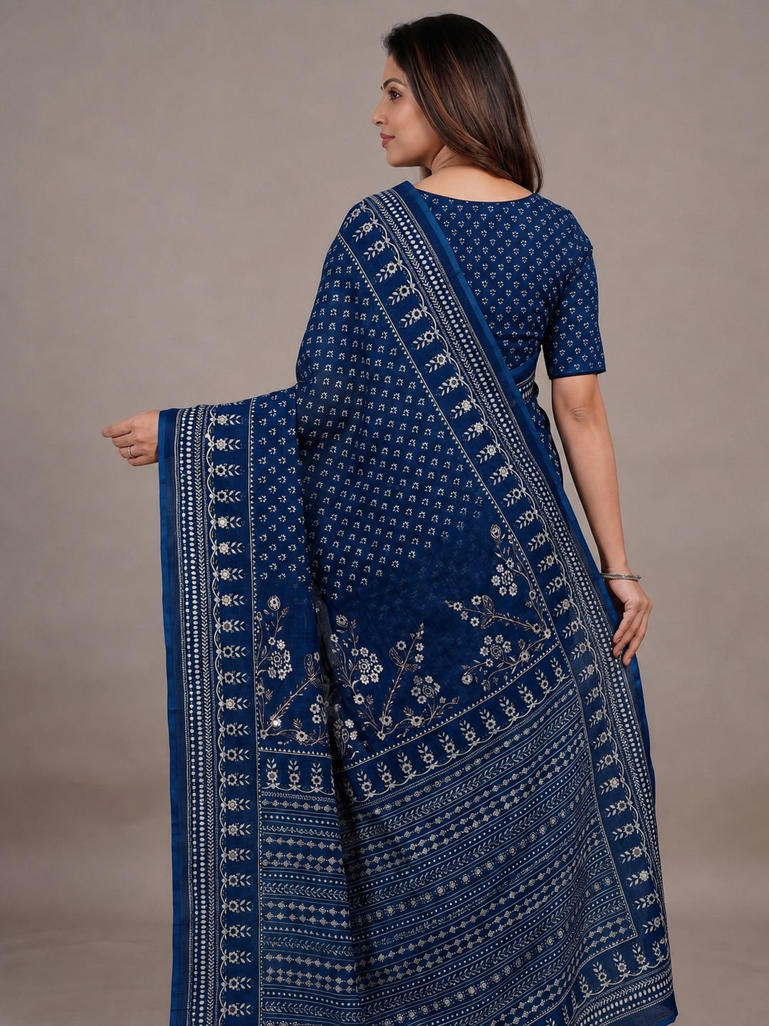 Peachmode Navy Blue Digital Printed Mirror Work Linen Saree - Image 5