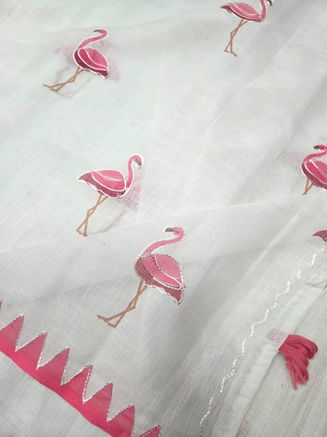 Peachmode Ivory Pink Flamingo Thread Work Linen Saree With Temple Edging - Image 5