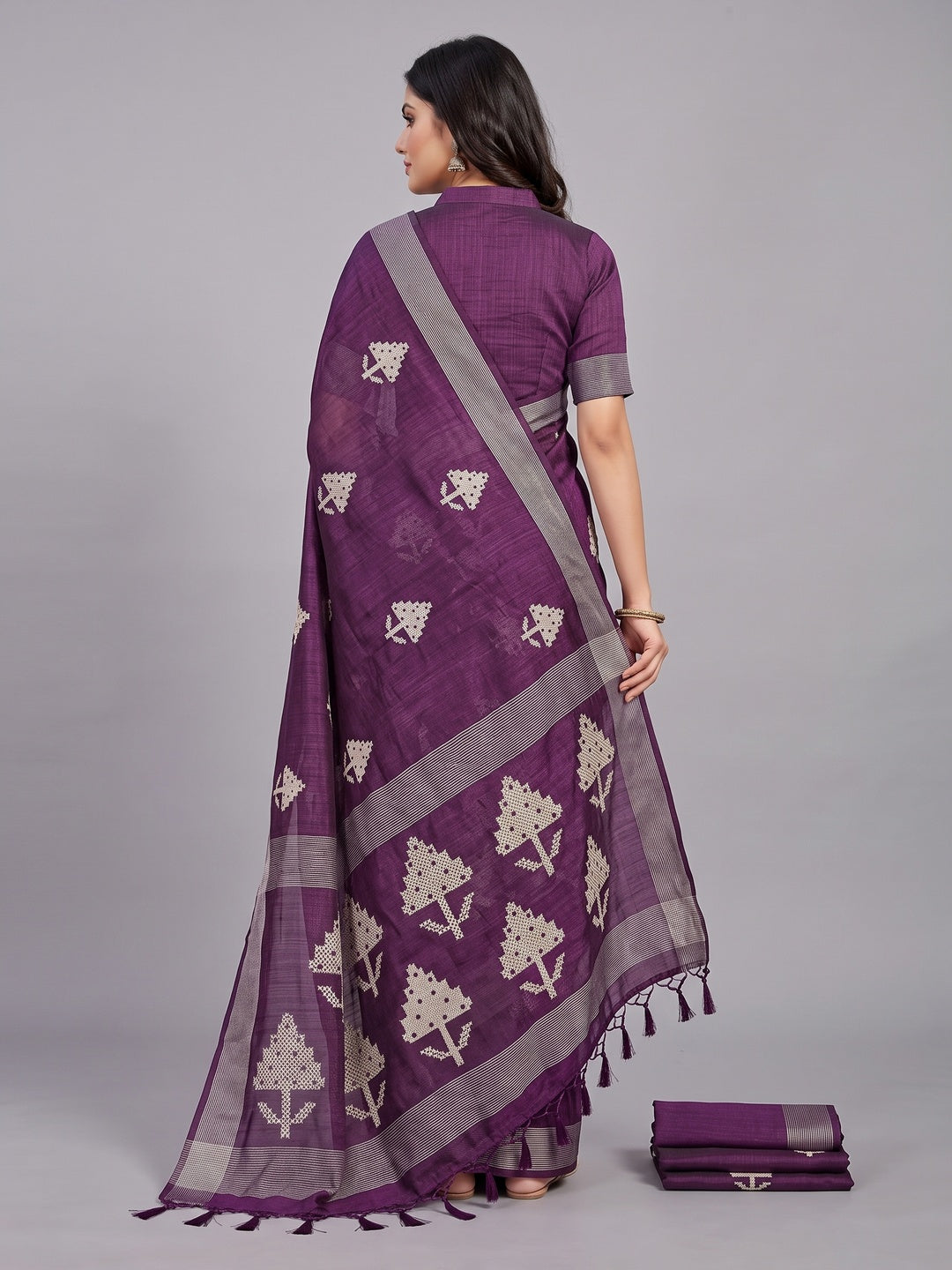Purple Embroidered Art Silk Saree Adorned with Classic Zari Weaving Details - Image 2