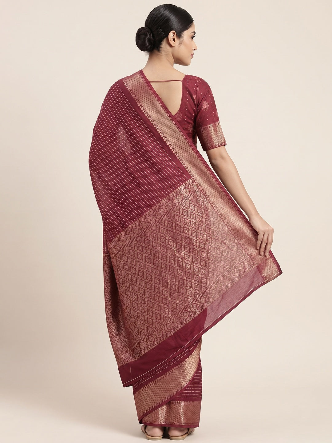 Stylish Maroon Striped Print Dola Silk Saree Adorned With Textured Weaving Border - Image 2