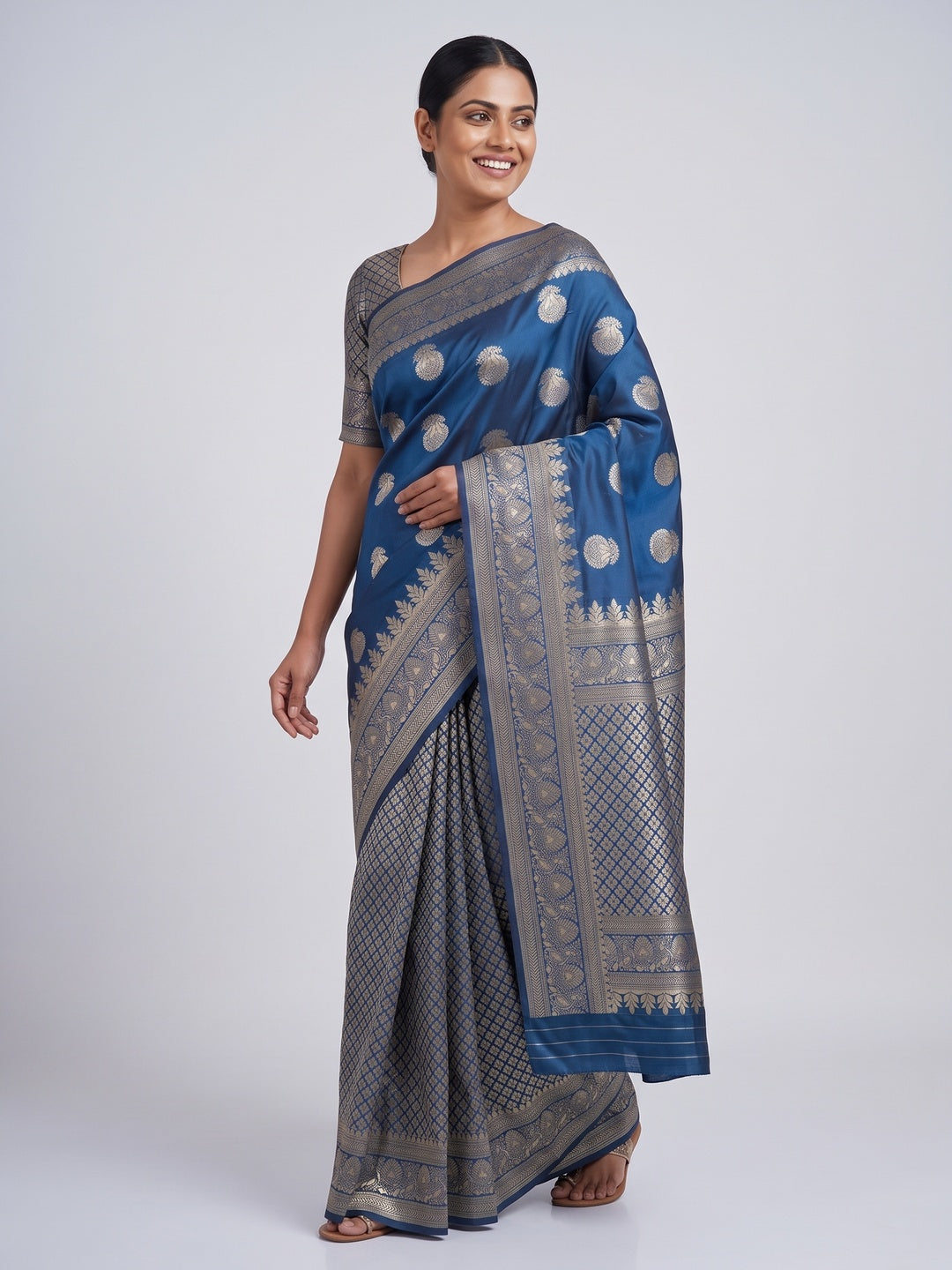 Morpich Blue Floral Woven Lichi Banarasi Silk Saree - Image 4