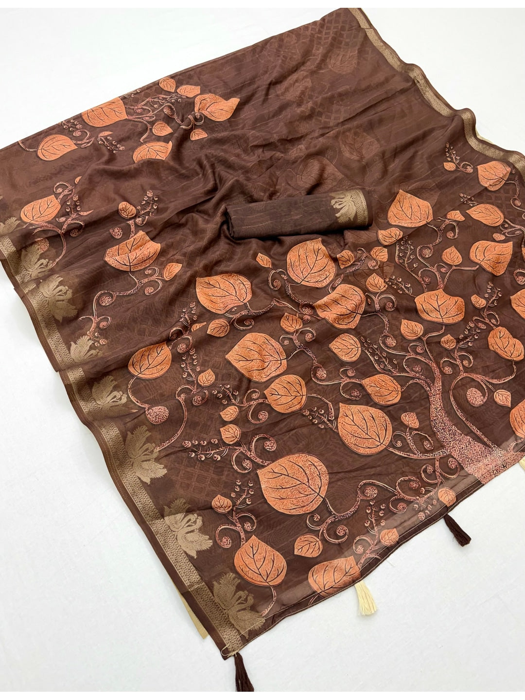 Peachmode Dark Brown Leaf Printed Cotton Saree - Image 3