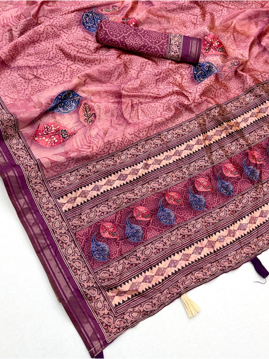 Peachmode Pink Paisley Printed Art Silk Saree - Image 4