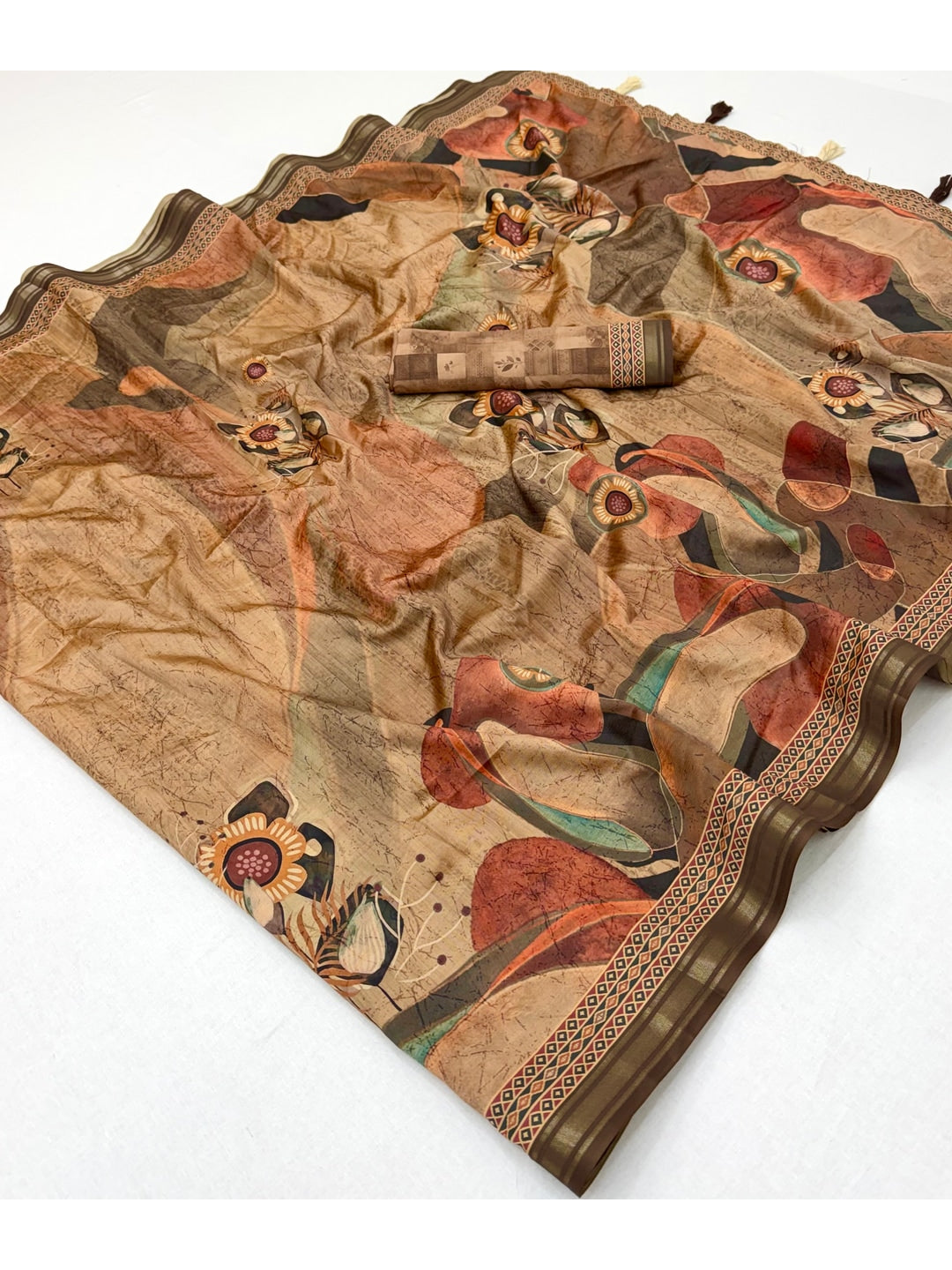 Peachmode Beige Abstract Floral Printed Art Silk Saree - Image 3