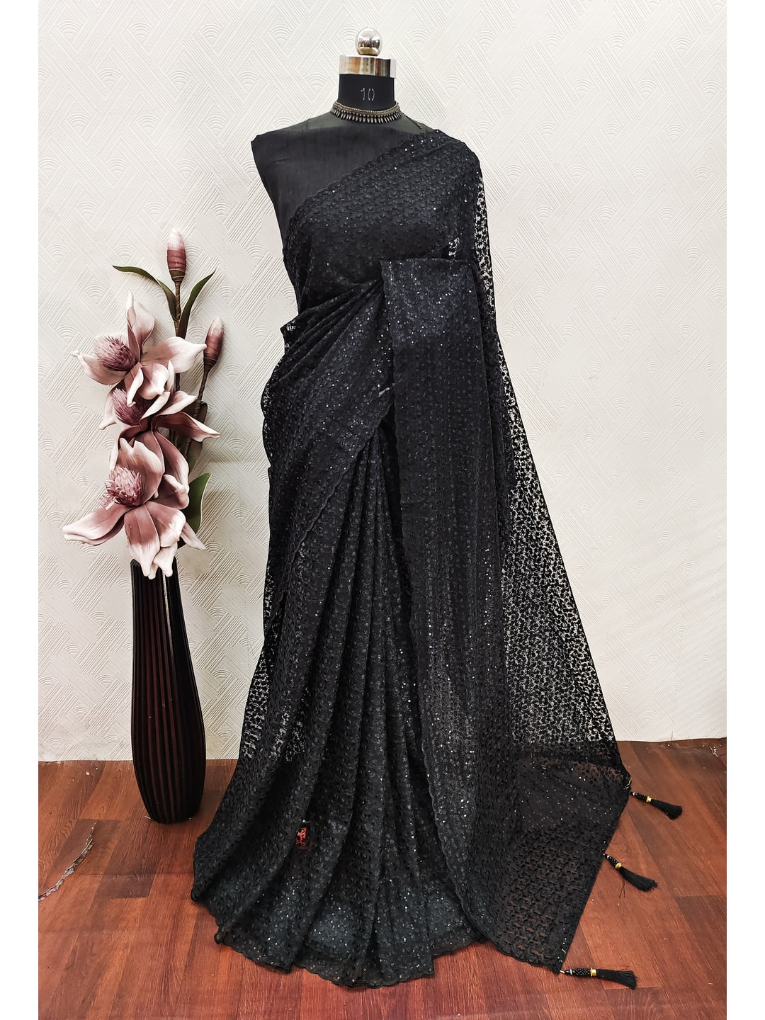 Peachmode Black Sequin Thread Work Net Saree - Image 4