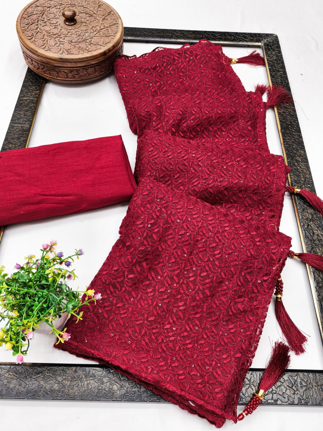 Peachmode Red Sequin Thread Work Net Saree - Image 3