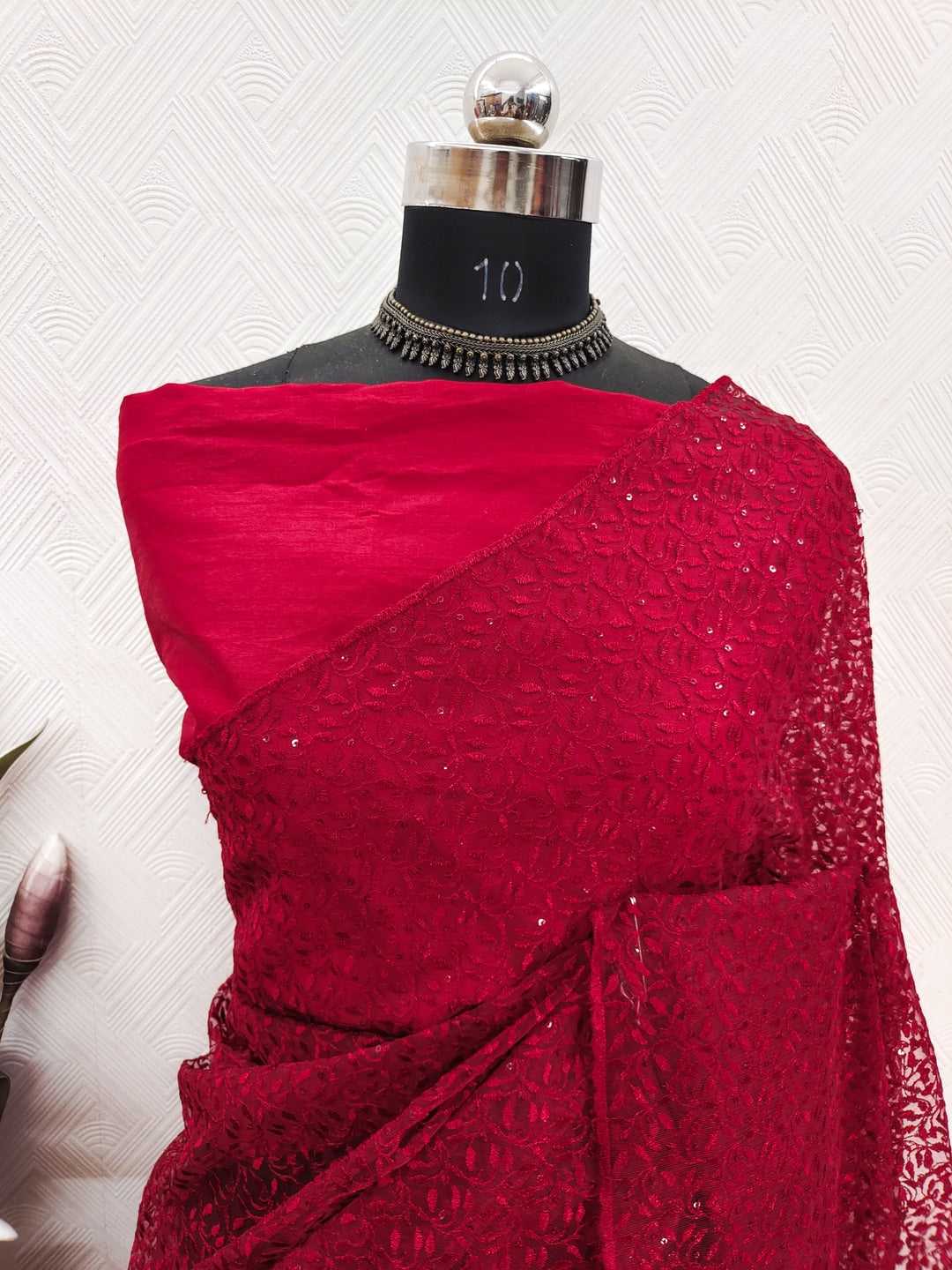 Peachmode Red Sequin Thread Work Net Saree - Image 5