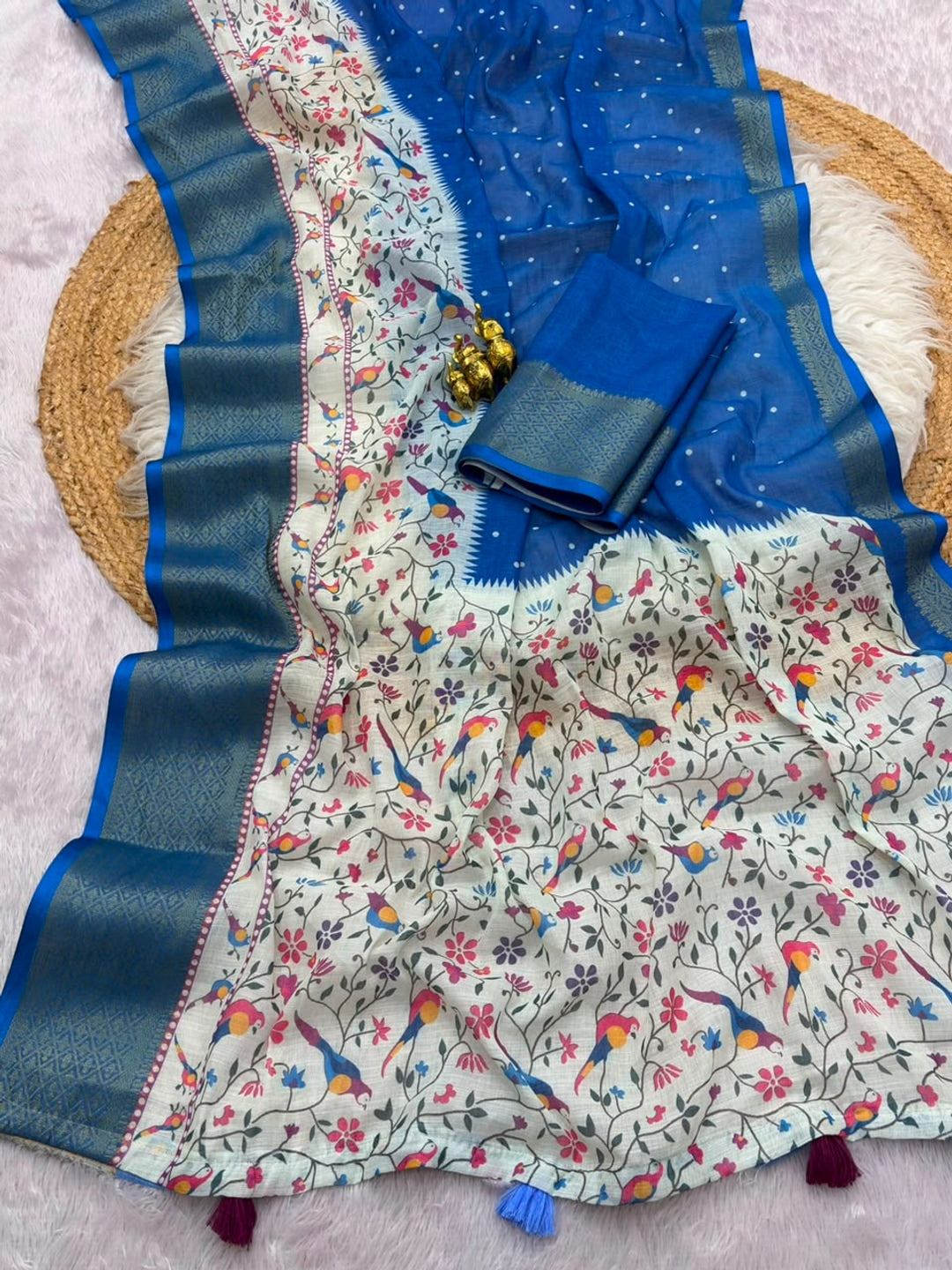 Peachmode Blue Kalamkari Print Linen Saree With Zari Patta - Image 2