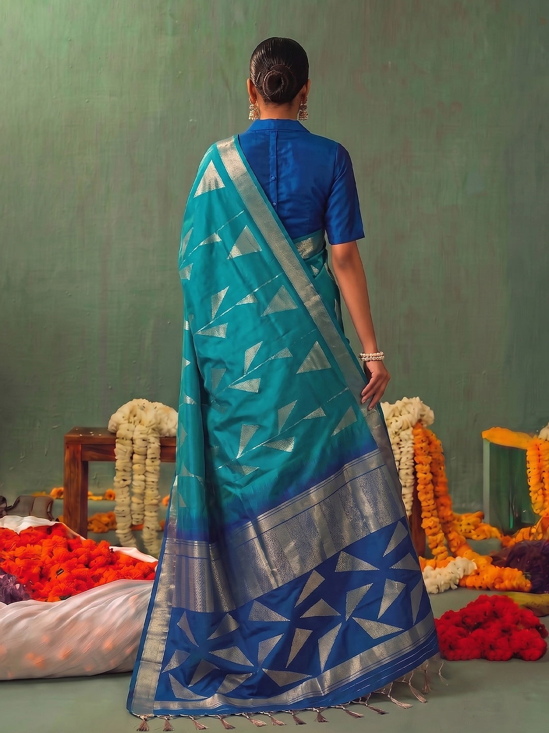 Peachmode Rama Green Silk Blend Woven Saree - Image 3