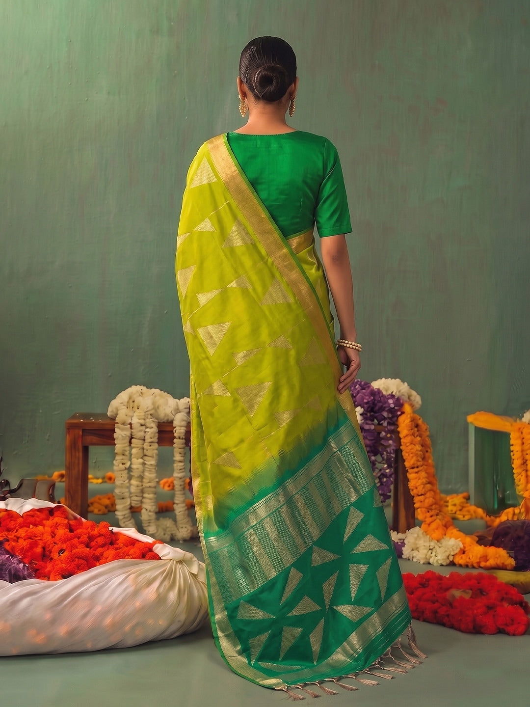 Peachmode Mustard Silk Blend Woven Saree - Image 3