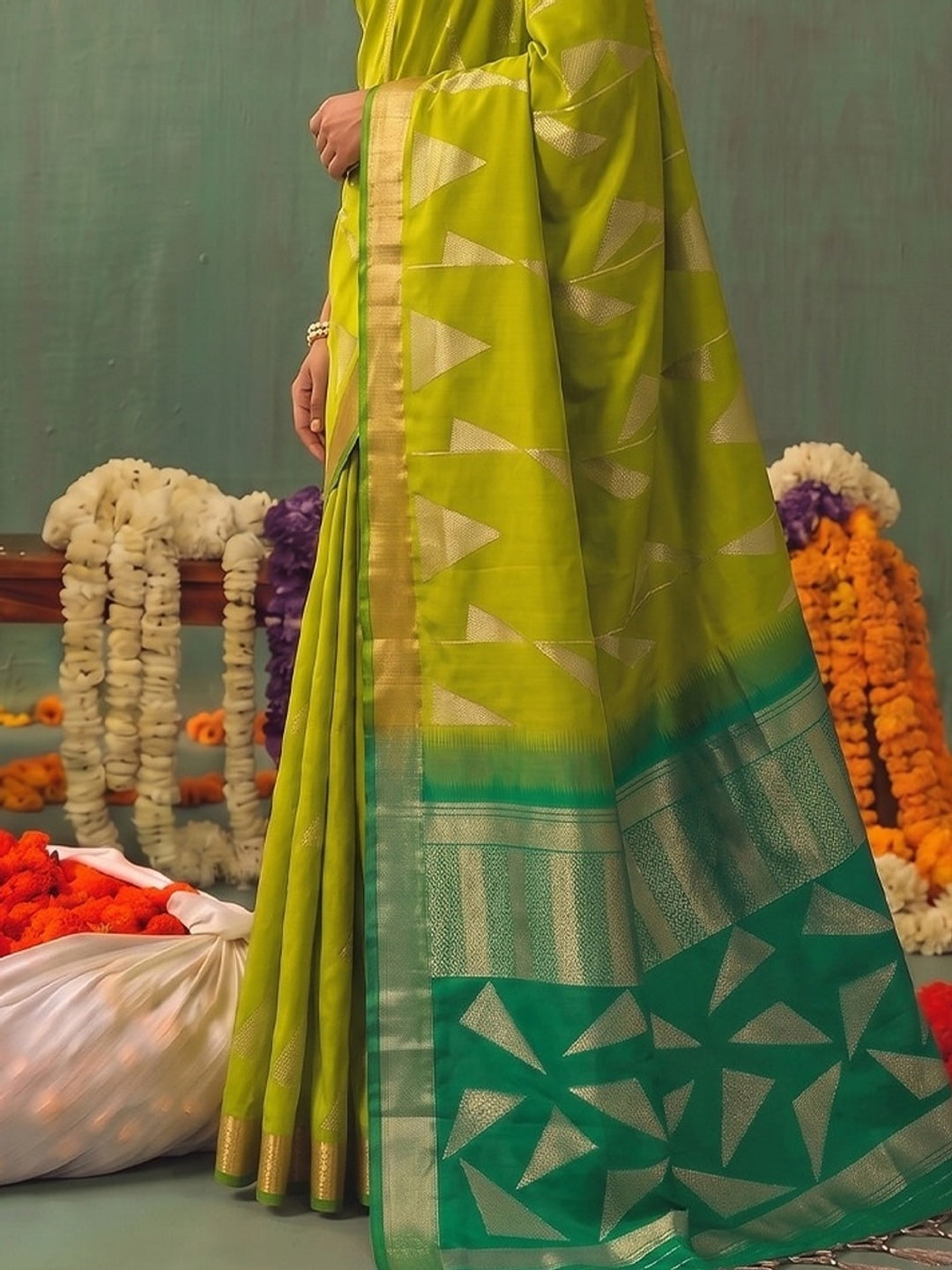 Peachmode Mustard Silk Blend Woven Saree - Image 5