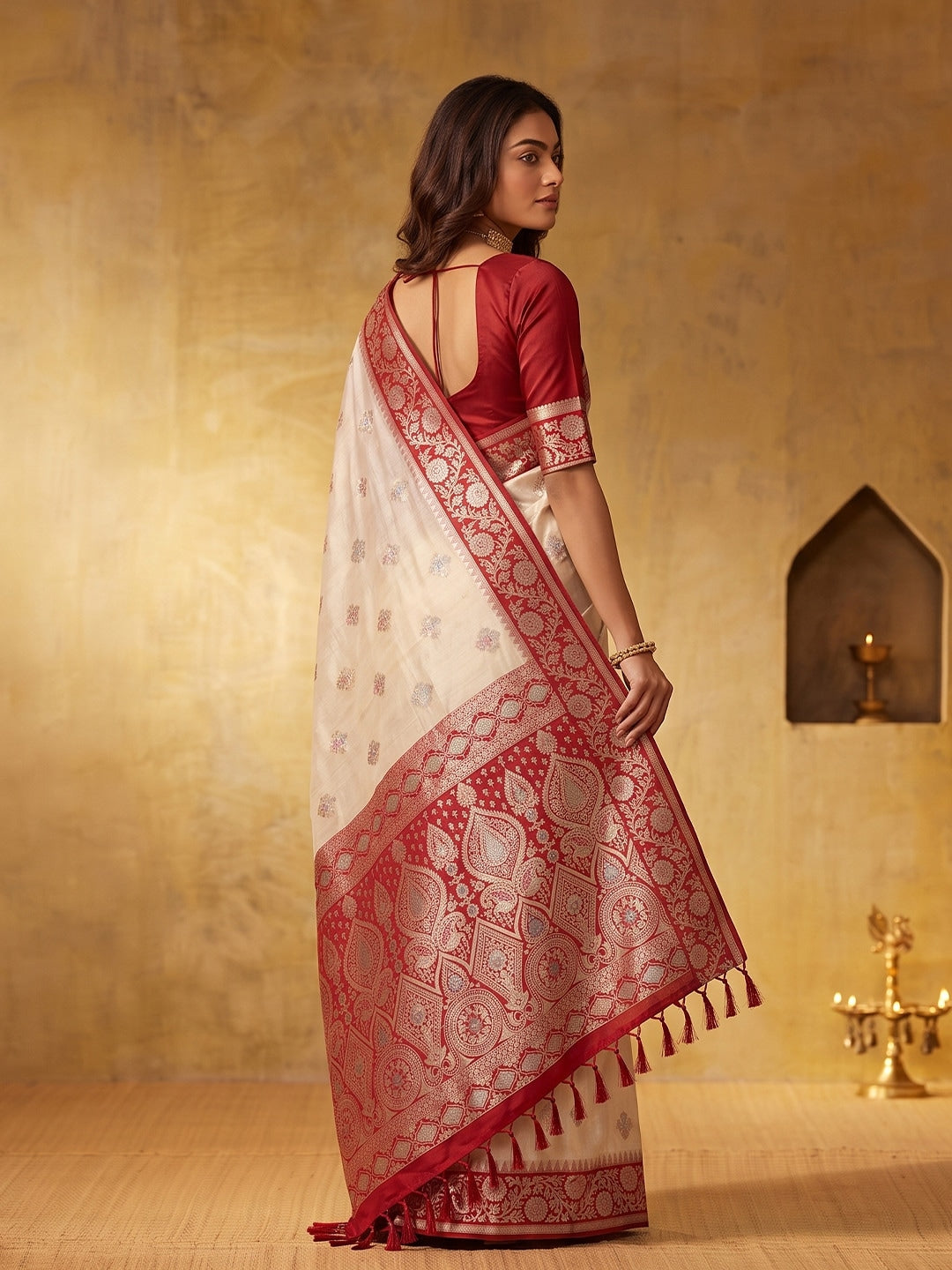 Peachmode White Silk Blend Woven Saree - Image 2