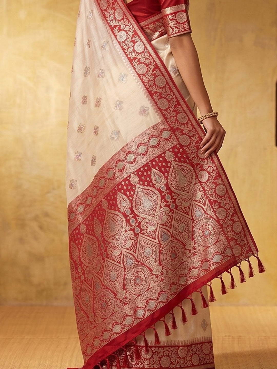 Peachmode White Silk Blend Woven Saree - Image 5