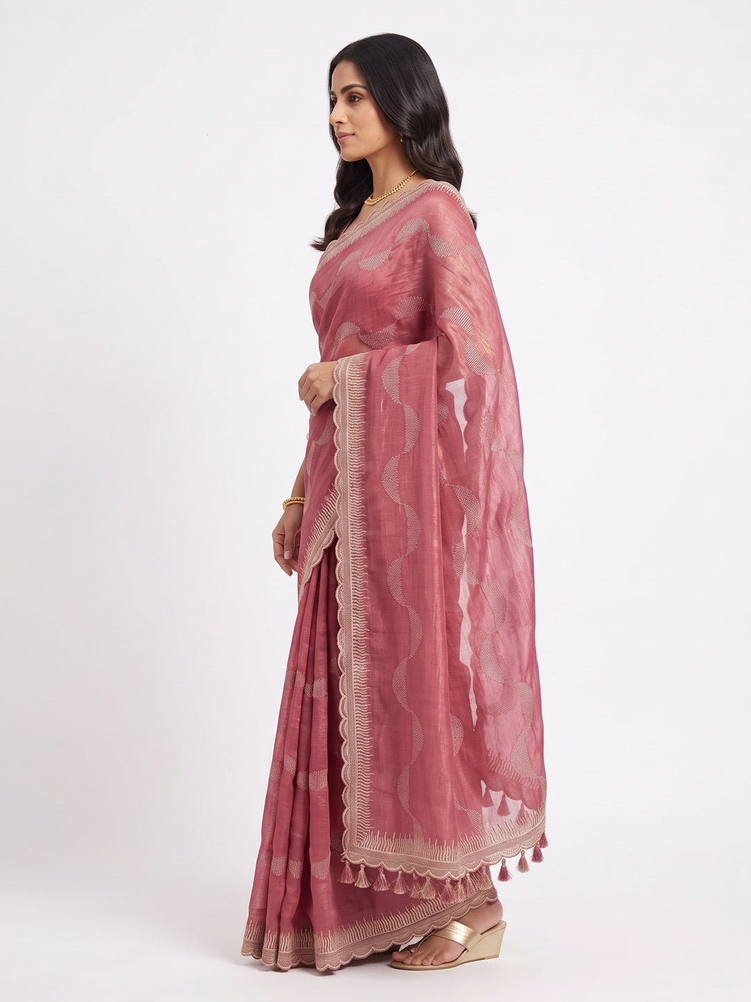Pink Crunchy Chiffon Silk Saree Delicate Thread Motifs Ethnic Elegance - Image 3