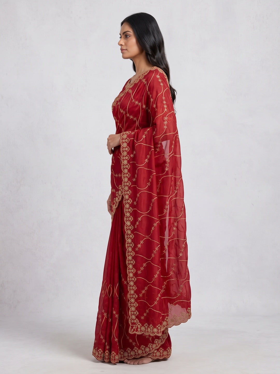 Red Silk Blend Saree with Intricate Thread Embroidery - Image 3