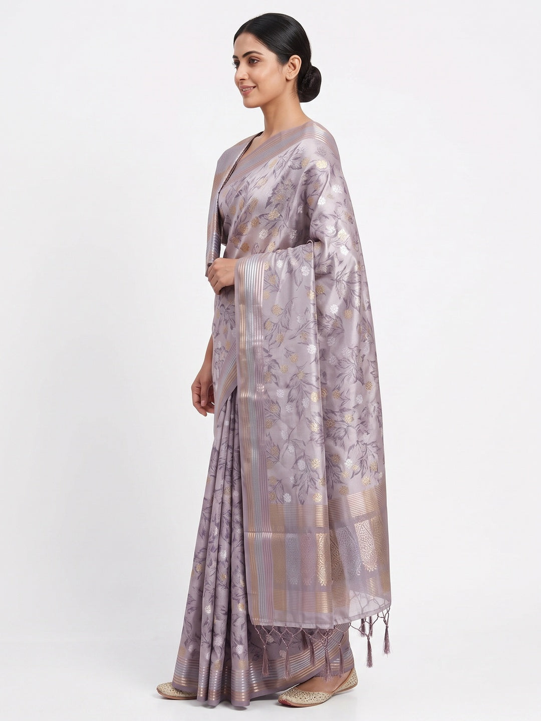 Lavender Floral Motif Weaving & Artistic Digital Printed Silk Blend Saree With Tassel Pallu - Image 3