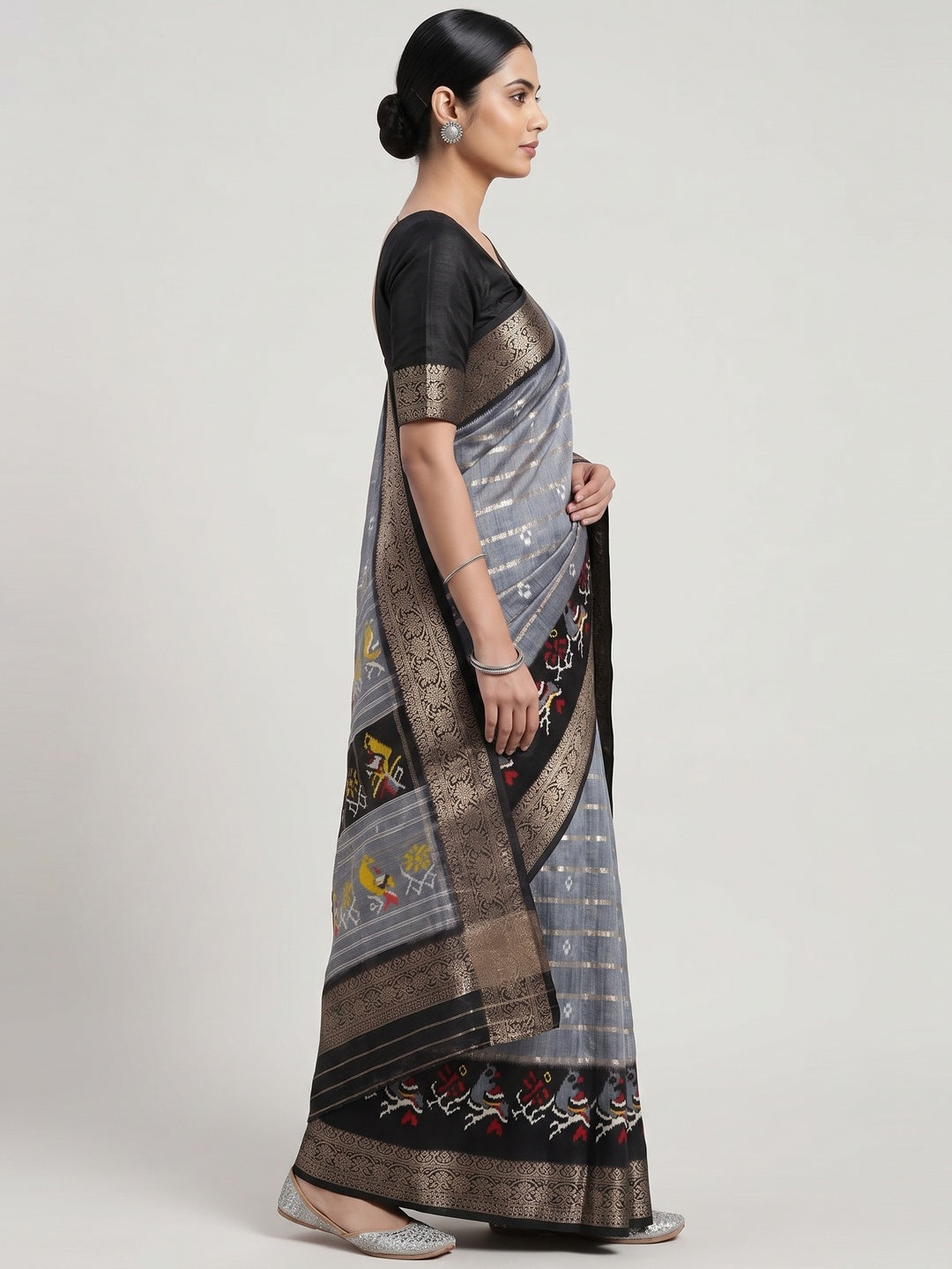 Grey & Black Ikkat Printed Dola Silk Saree With Elegant Weaving Work - Image 3