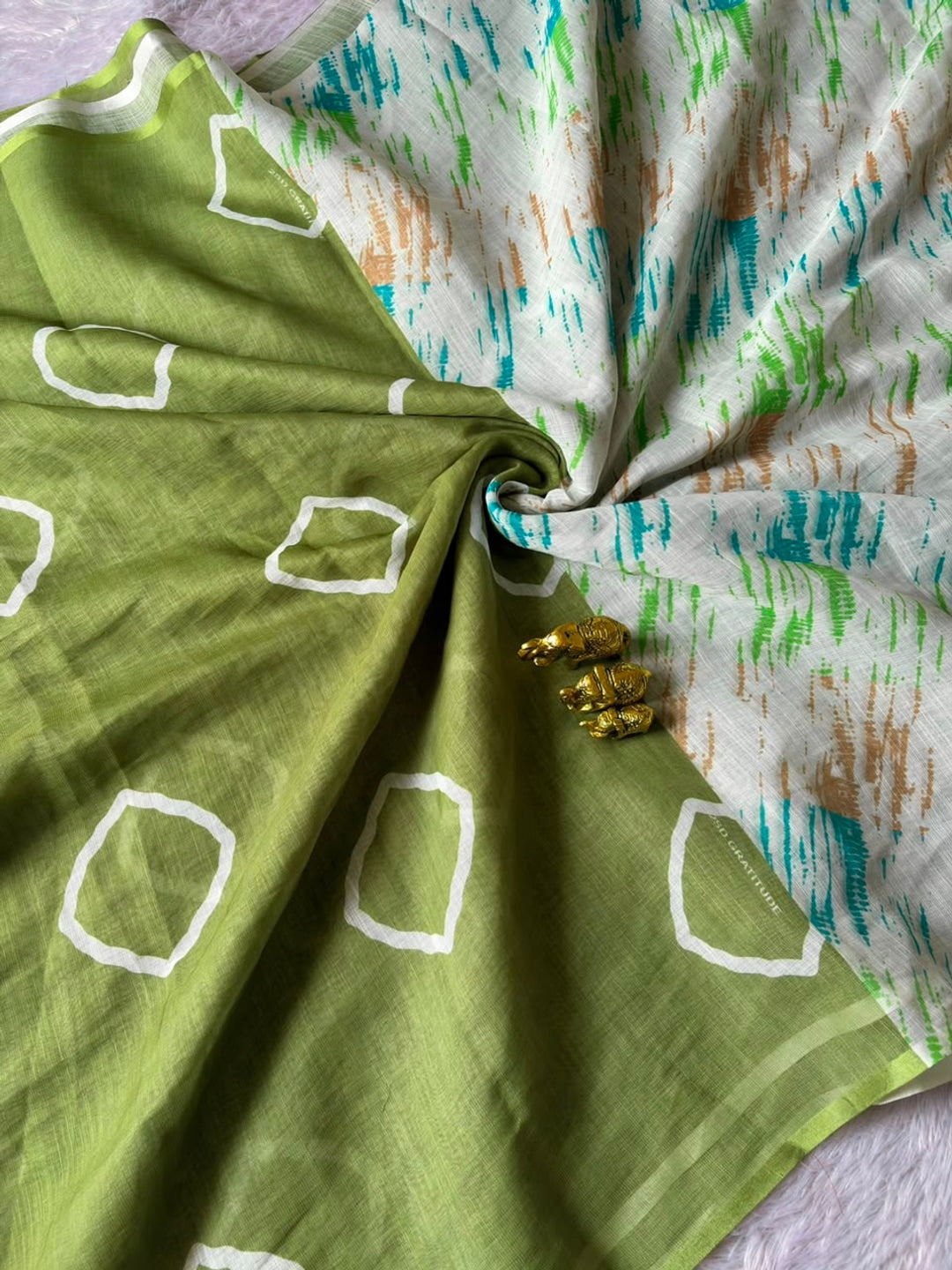 Peachmode Olive Shibori Printed Linen Cotton Saree - Image 4