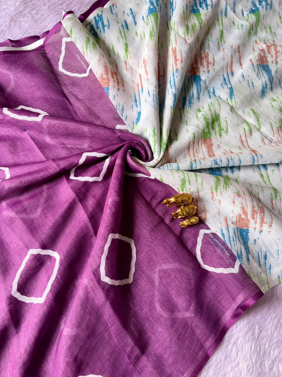 Peachmode Wine Shibori Printed Linen Cotton Saree - Image 4