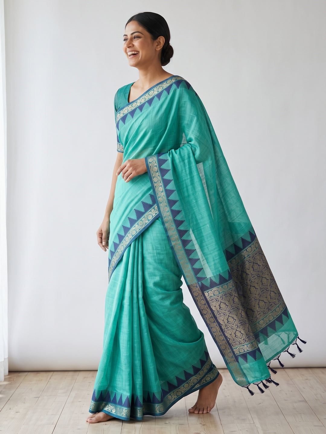 Turquoise Pure Silk Handloom Saree with Intricate Jacquard Weave - Image 4