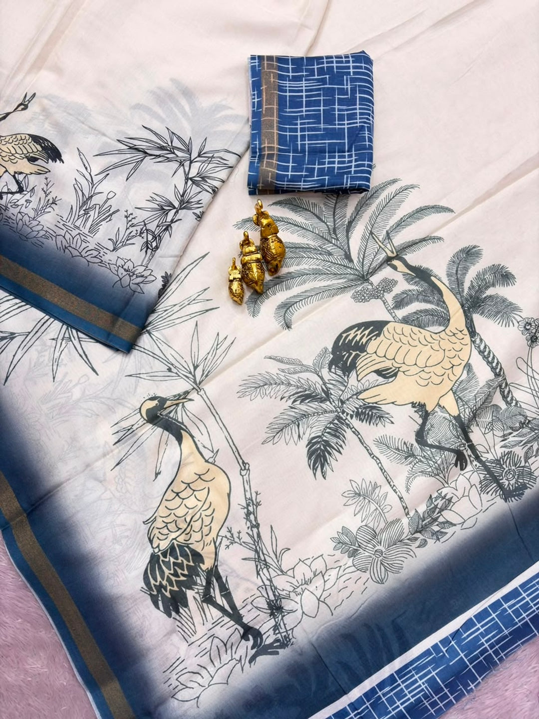 Peachmode Cream Hansh Bird Printed Mul Cotton Saree - Image 2