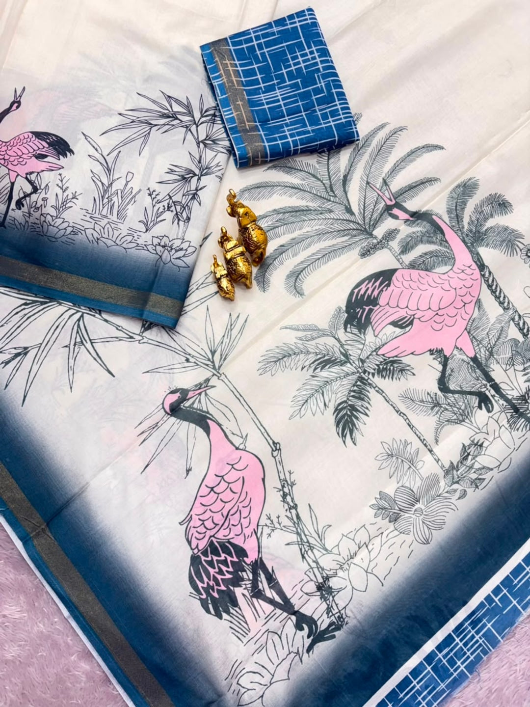 Peachmode Pink Hansh Bird Printed Mul Cotton Saree - Image 3