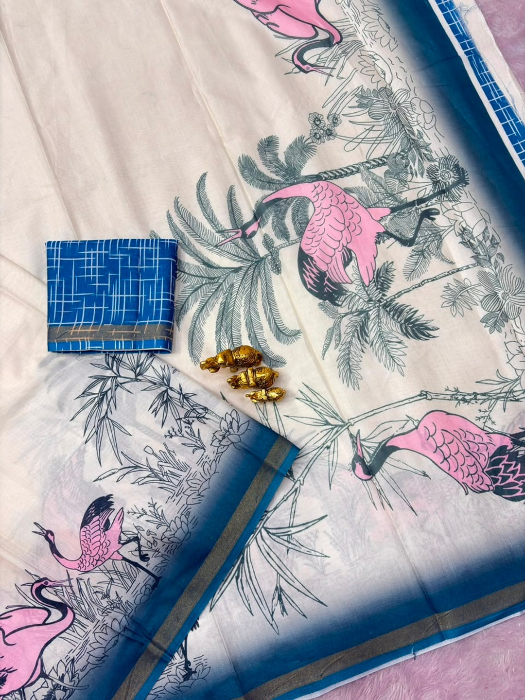 Peachmode Pink Hansh Bird Printed Mul Cotton Saree - Image 5