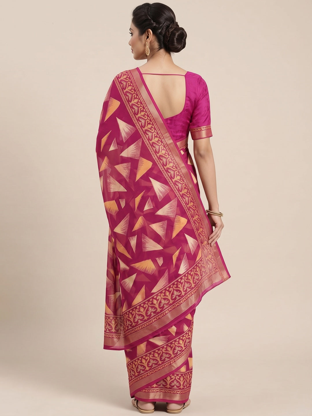 Magenta Saree in Brasso with Contemporary Geometric Print - Image 2