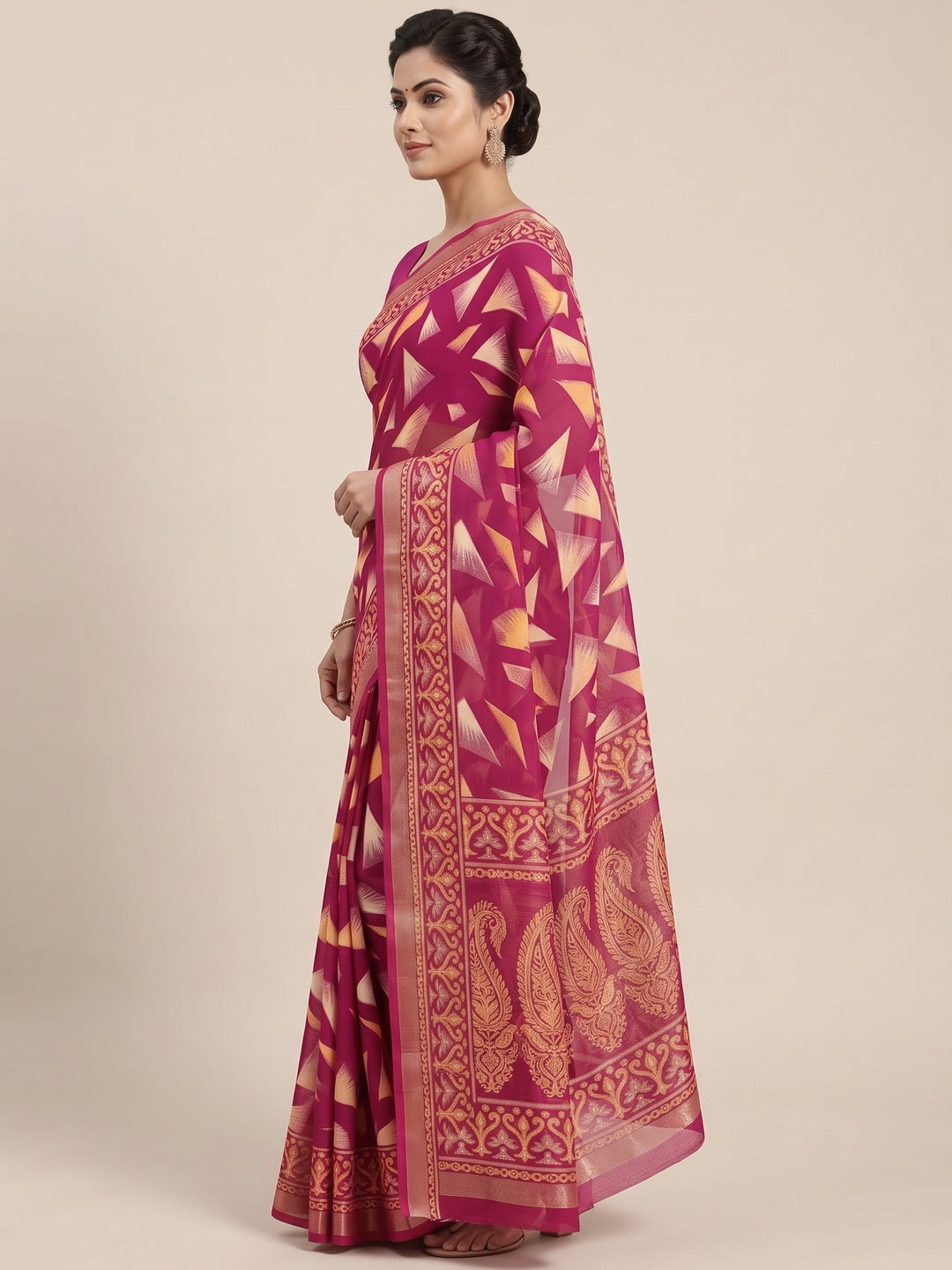 Magenta Saree in Brasso with Contemporary Geometric Print - Image 3